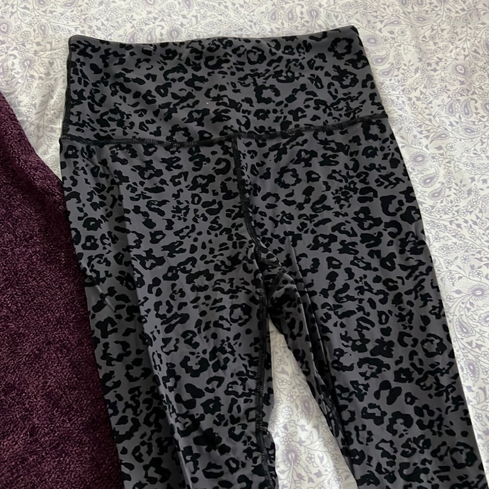 Leopard leggings super cute